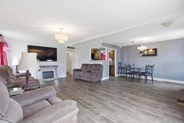 $170,000 | 170 Beyne Street, Mount Clemens, MI 48043