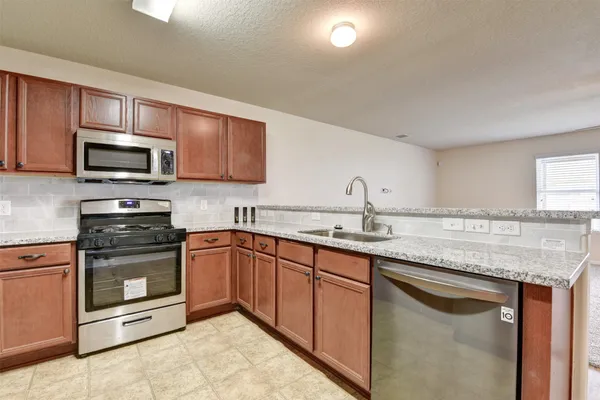 $2,495 | 3223 Zephyr Glen Way, Houston, TX 77084