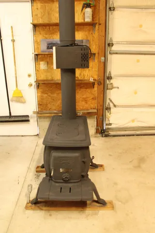 $469,900 | 5892 South Carrigan Drive, Newaygo, MI 49337