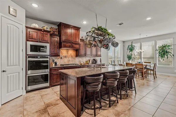 $549,000 | 2604 Sunset Bay Lane, Nevada, TX 75173