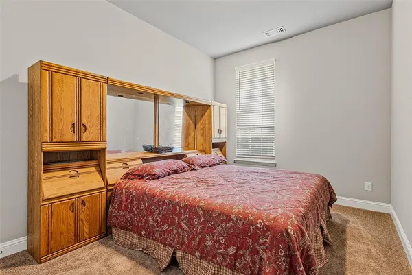 $549,000 | 2604 Sunset Bay Lane, Nevada, TX 75173