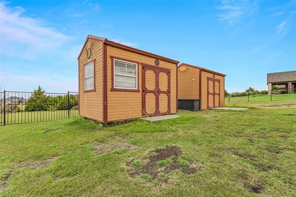 $549,000 | 2604 Sunset Bay Lane, Nevada, TX 75173