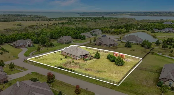 $549,000 | 2604 Sunset Bay Lane, Nevada, TX 75173