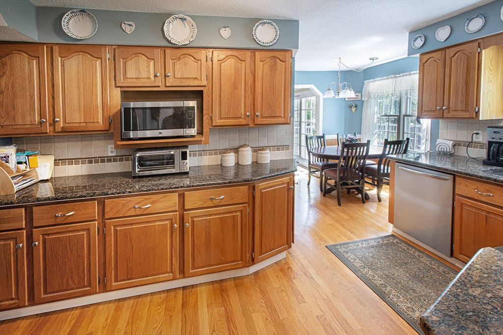 15 Evergreen Road Northampton, MA 01053 - Photo 14 of 34