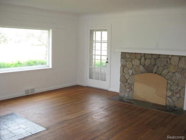 2215 Walnut Lake Road West Bloomfield, MI 48322 - Photo 7 of 20