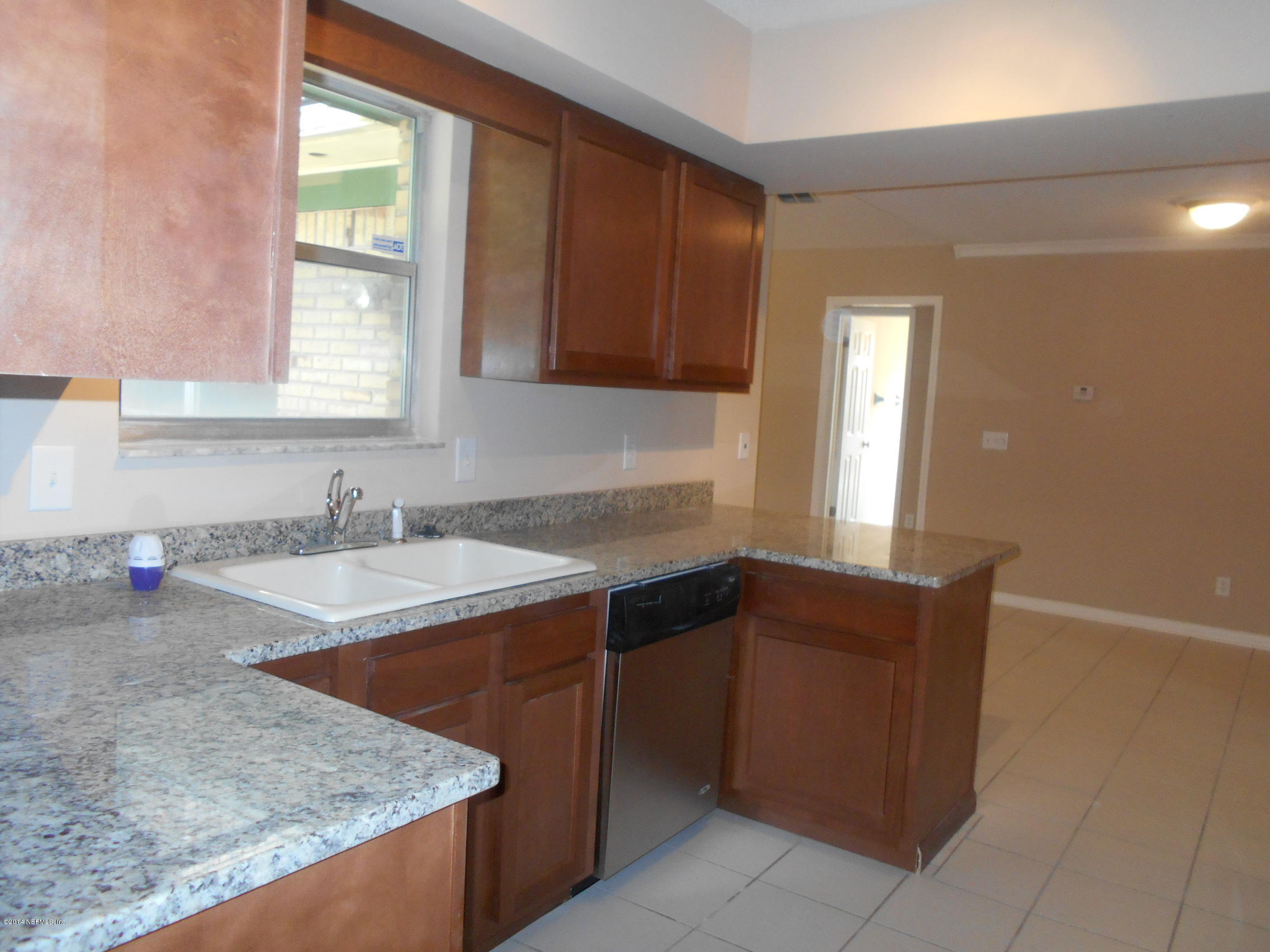 4822 Latimer Road South Jacksonville, FL 32257 - Photo 6 of 18 kitchen