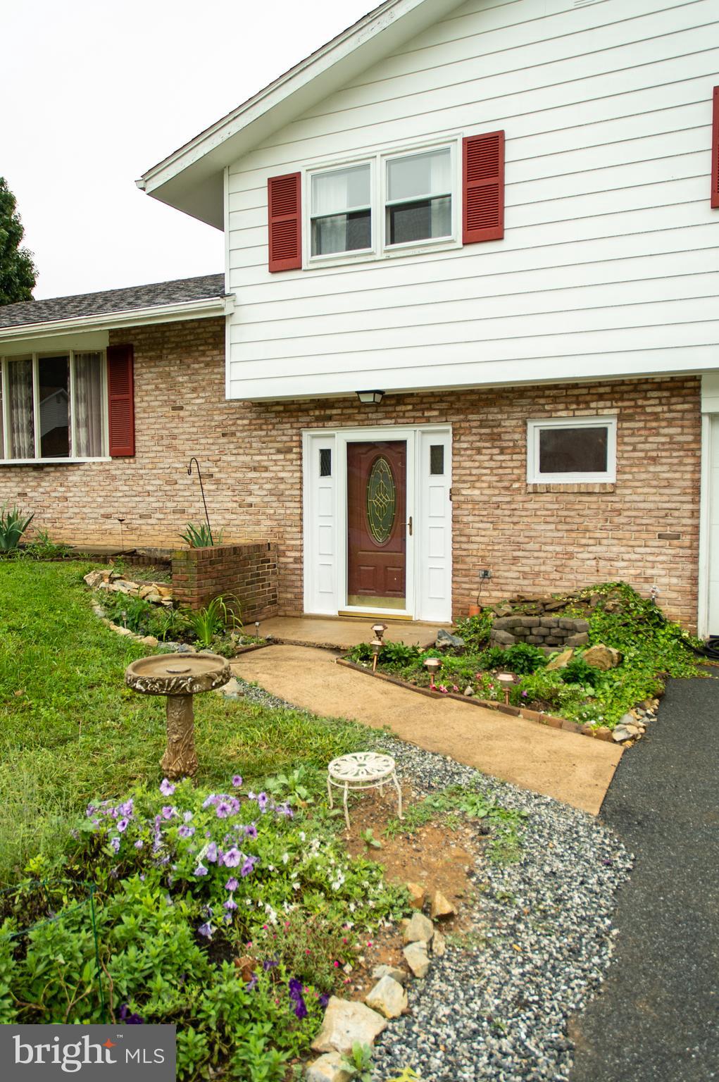 2156 Brockton Road Lancaster, PA 17601 - Photo 2 of 41 Gallery Image 2
