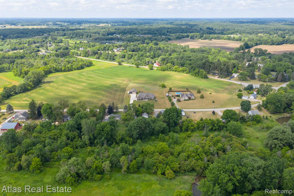 1051 Angle Road Lapeer, MI 48446 - Photo 4 of 60