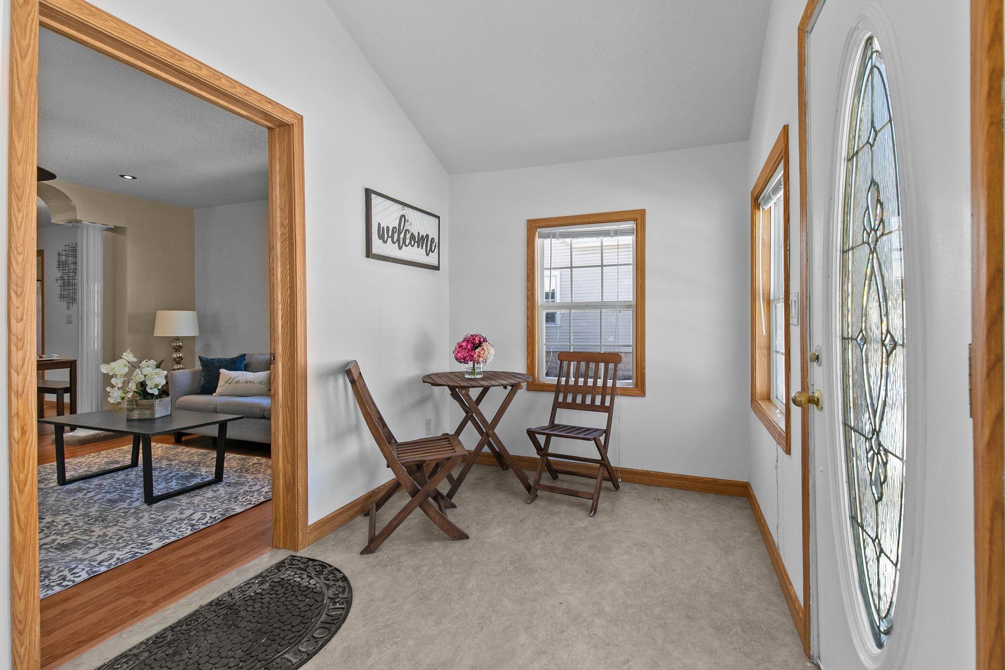 406 Wallace Street New London, WI 54961 - Photo 3 of 25