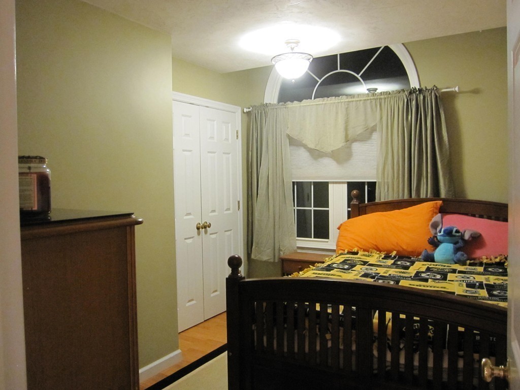 53 MacArthur Road Northbridge, MA 01534 - Photo 12 of 18 Gallery Image 12