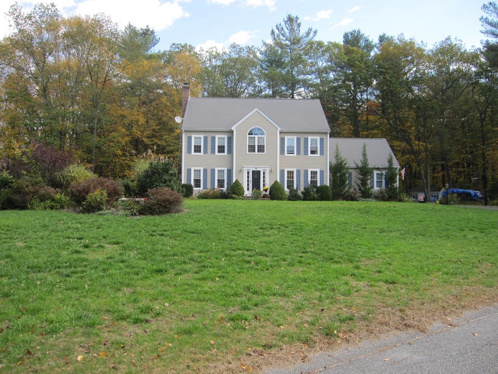 53 MacArthur Road Northbridge, MA 01534 - Photo 2 of 18 Gallery Image 2
