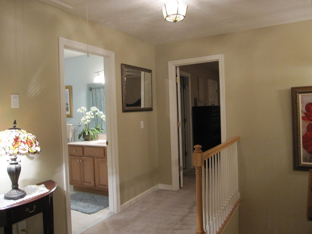 53 MacArthur Road Northbridge, MA 01534 - Photo 10 of 18 Gallery Image 10