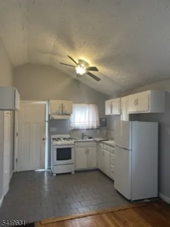 $1,900 | 77 Wardle Avenue, Berkeley Heights, NJ 07922