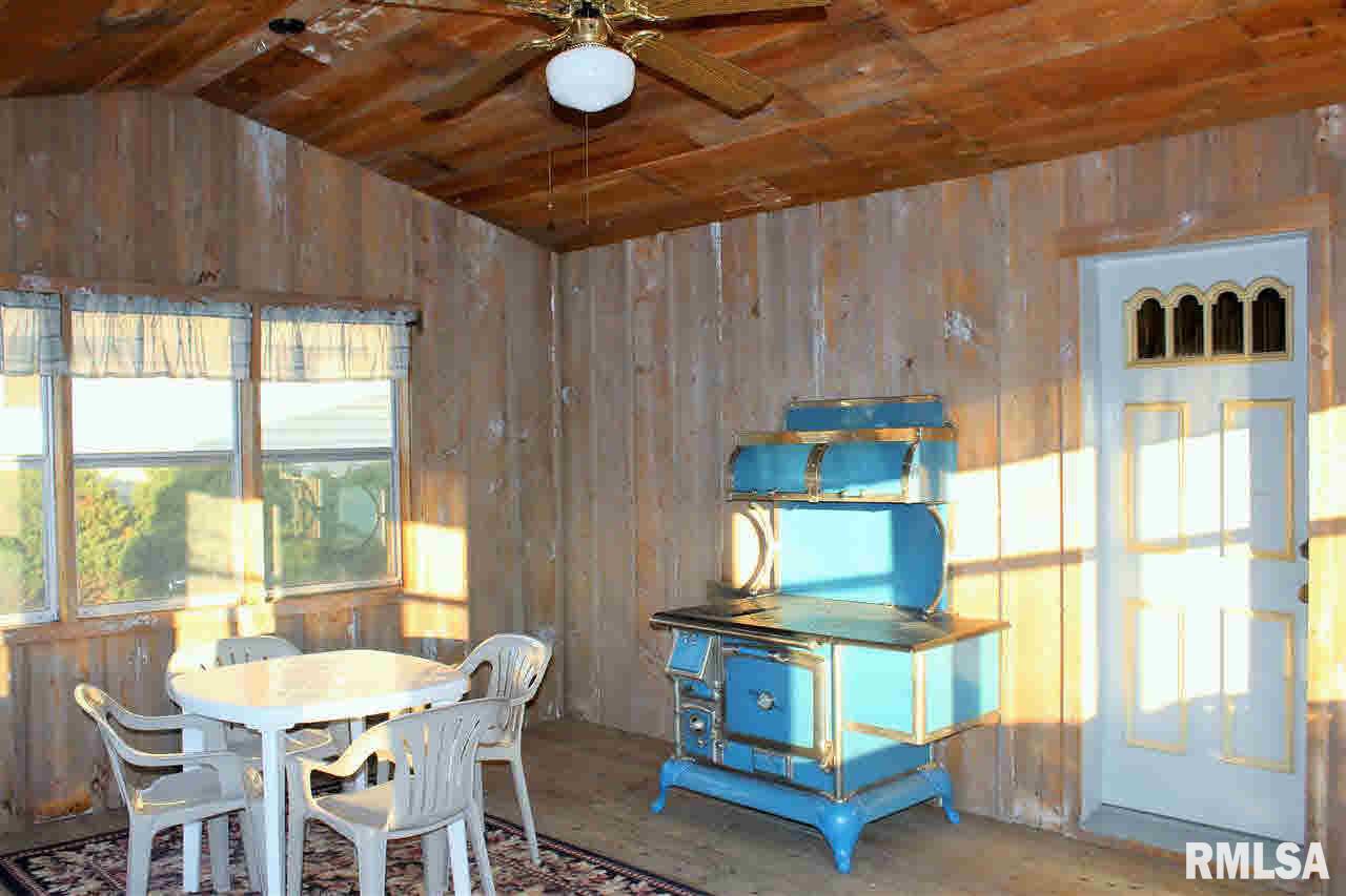 826 North 3rd Street Clinton, IA 52732 - Photo 11 of 17 Gallery Image 11
