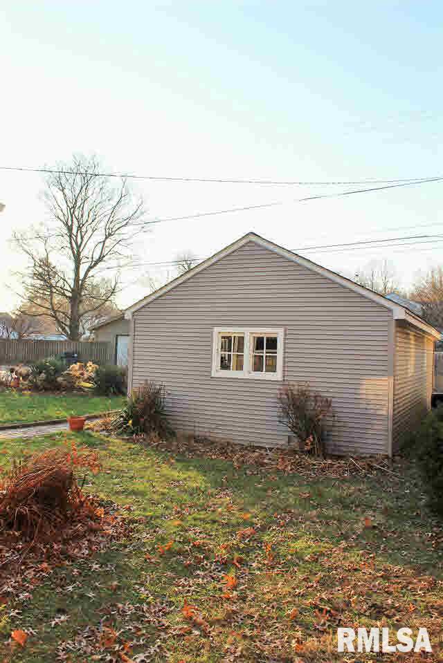 826 North 3rd Street Clinton, IA 52732 - Photo 17 of 17 Gallery Image 17
