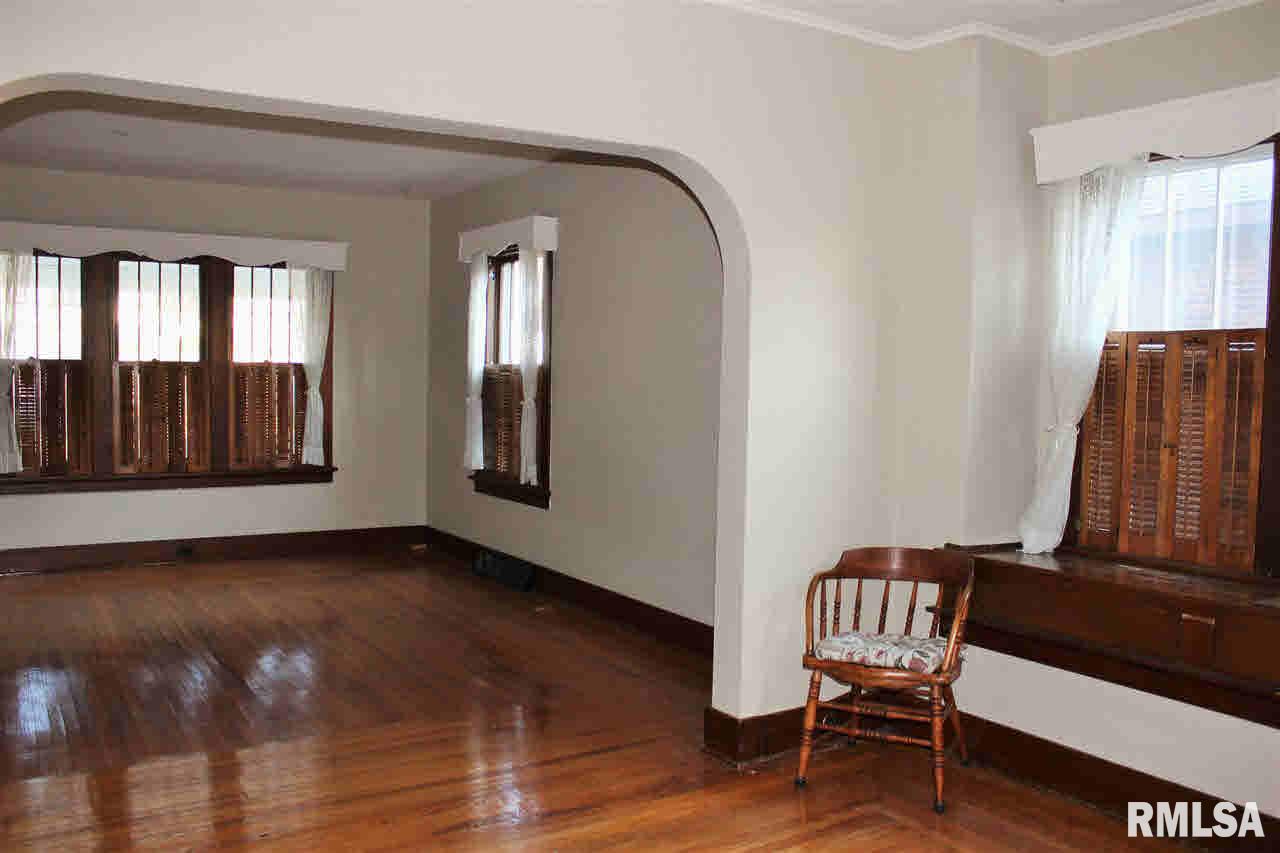 826 North 3rd Street Clinton, IA 52732 - Photo 4 of 17 Gallery Image 4