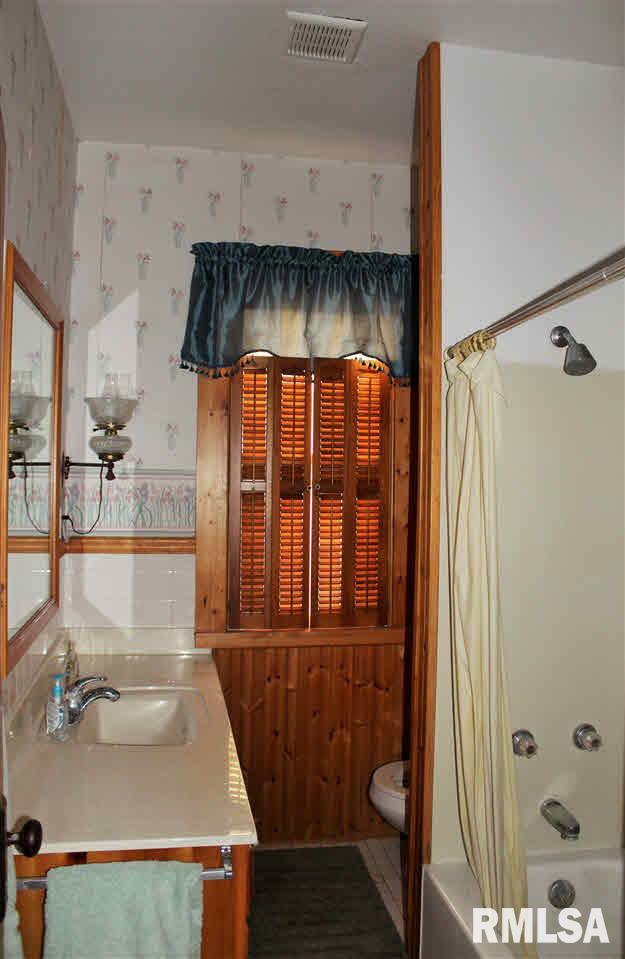 826 North 3rd Street Clinton, IA 52732 - Photo 10 of 17 Gallery Image 10