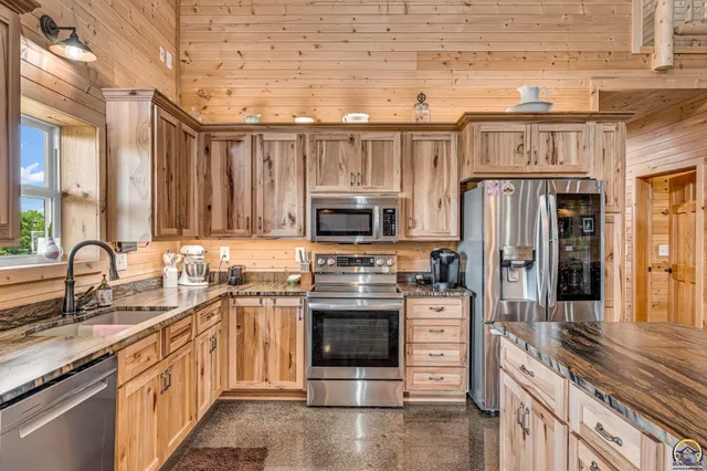 $1,649,000 | 14426 110th Street, Oskaloosa, KS 66066