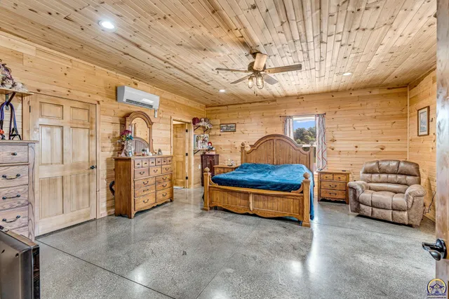 $1,649,000 | 14426 110th Street, Oskaloosa, KS 66066