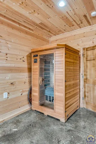 $1,649,000 | 14426 110th Street, Oskaloosa, KS 66066