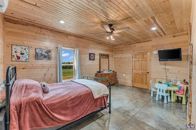 $1,649,000 | 14426 110th Street, Oskaloosa, KS 66066