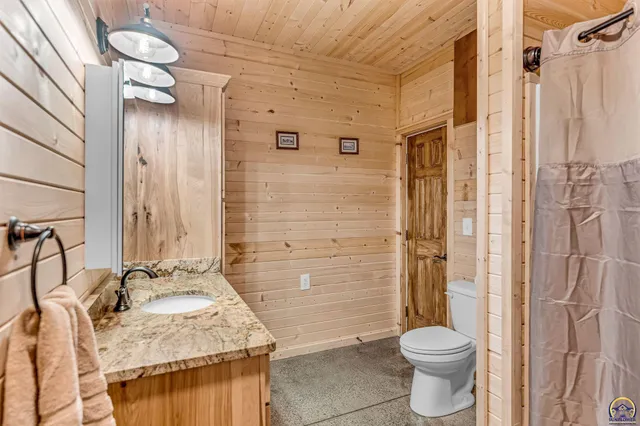 $1,649,000 | 14426 110th Street, Oskaloosa, KS 66066