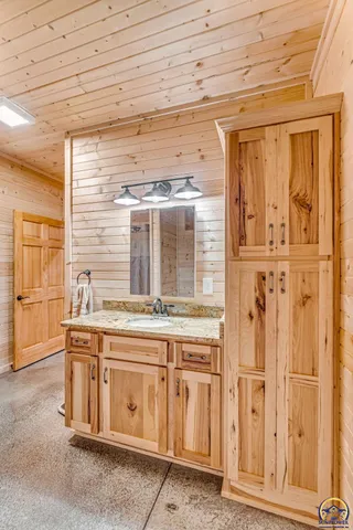 $1,649,000 | 14426 110th Street, Oskaloosa, KS 66066