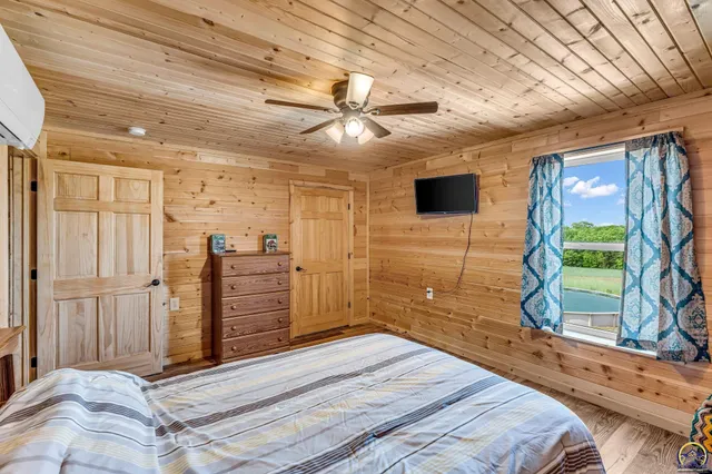 $1,649,000 | 14426 110th Street, Oskaloosa, KS 66066