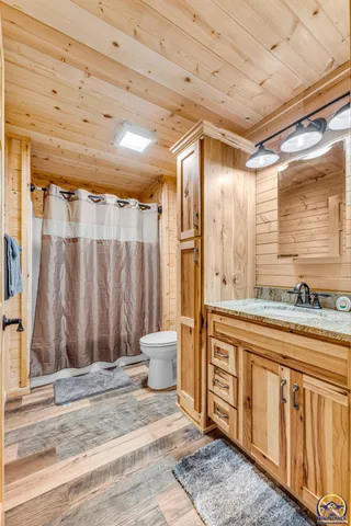 $1,649,000 | 14426 110th Street, Oskaloosa, KS 66066