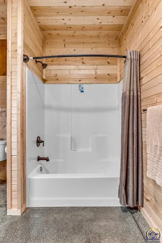 $1,649,000 | 14426 110th Street, Oskaloosa, KS 66066