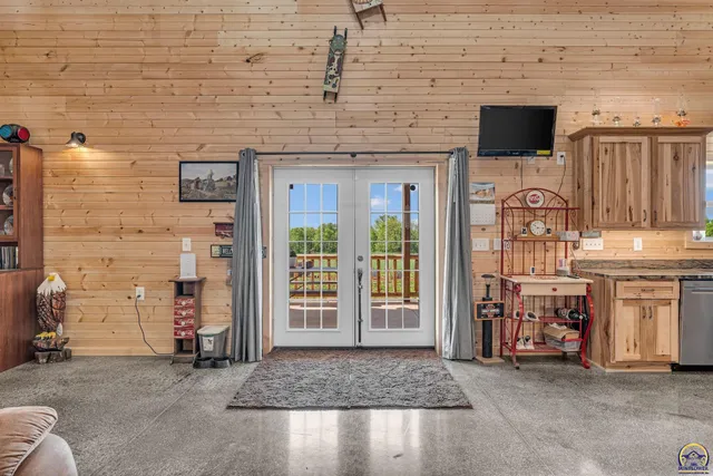 $1,649,000 | 14426 110th Street, Oskaloosa, KS 66066