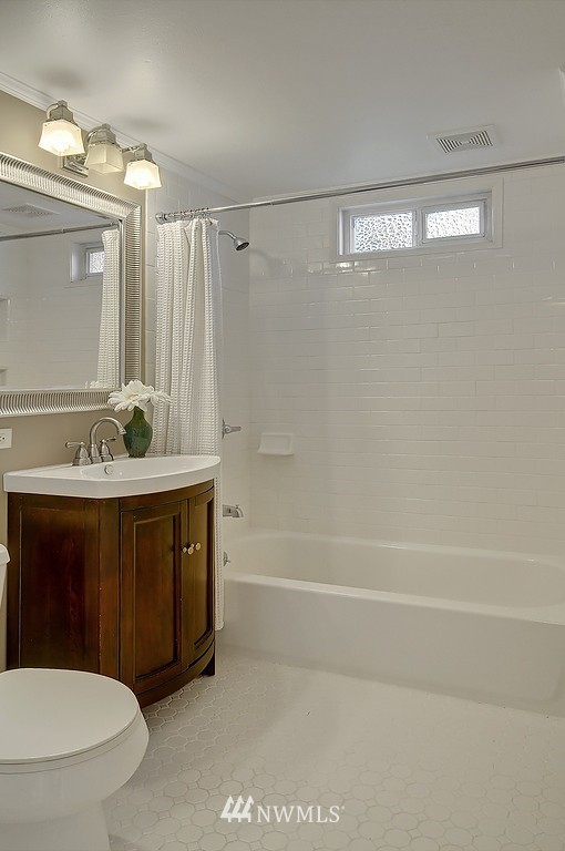 3906 Southwest Portland Street Seattle, WA 98136 - Photo 14 of 15 Gallery Image 14