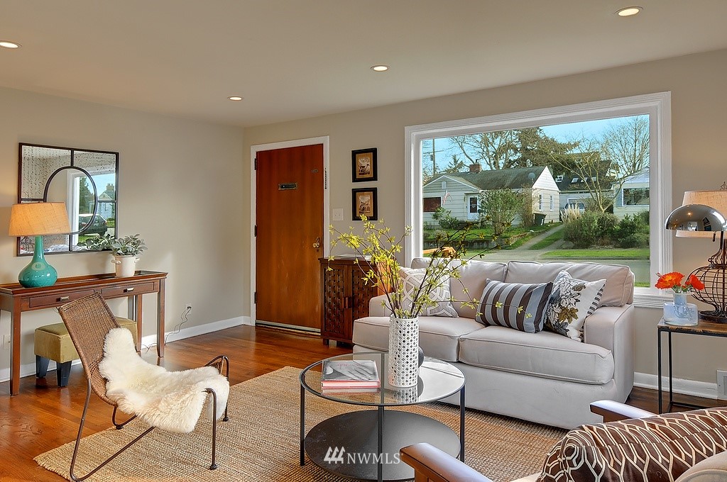 3906 Southwest Portland Street Seattle, WA 98136 - Photo 3 of 15 Gallery Image 3