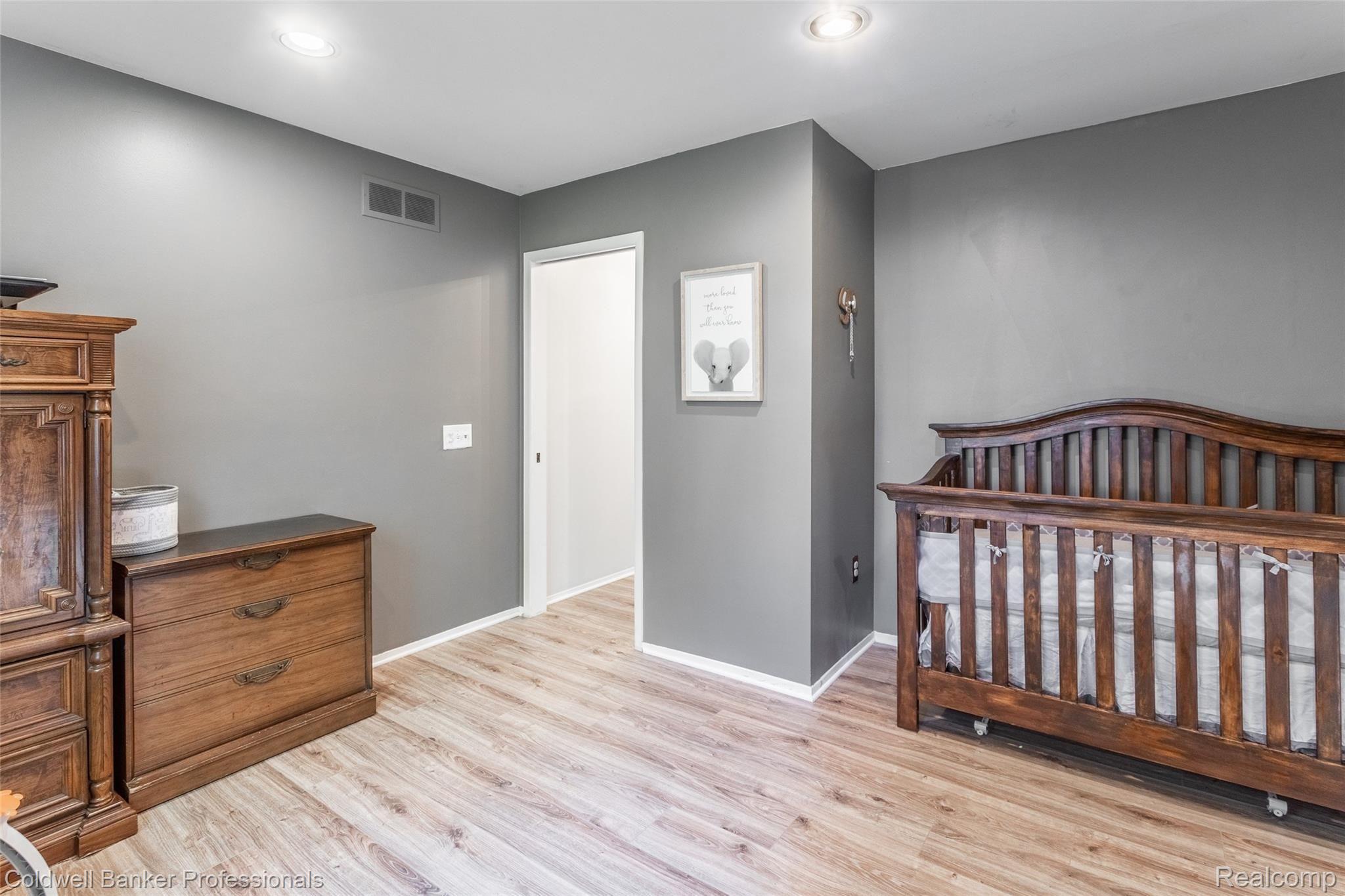 652 Ridge Road Walled Lake, MI 48390 - Photo 14 of 31 Ridge Rd-5.jpg
