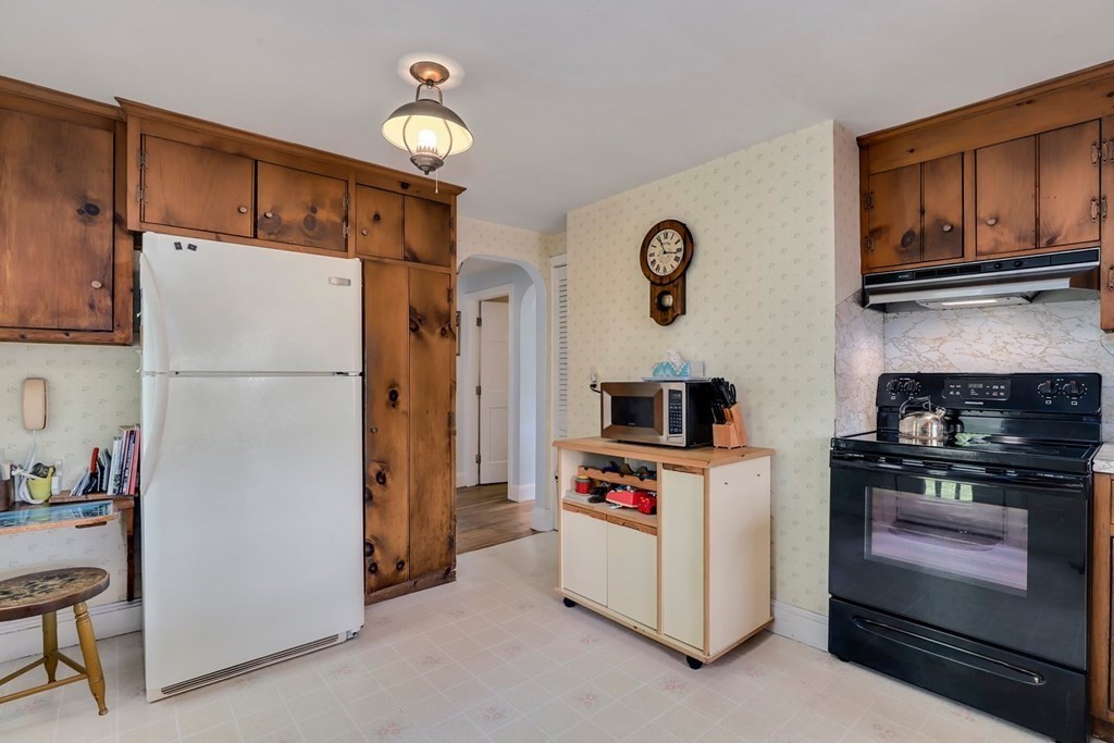 10 Howe Street Hingham, MA 02043 - Photo 15 of 39