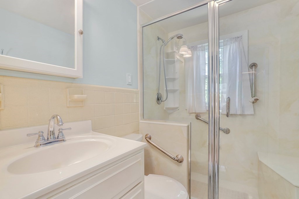 10 Howe Street Hingham, MA 02043 - Photo 17 of 39