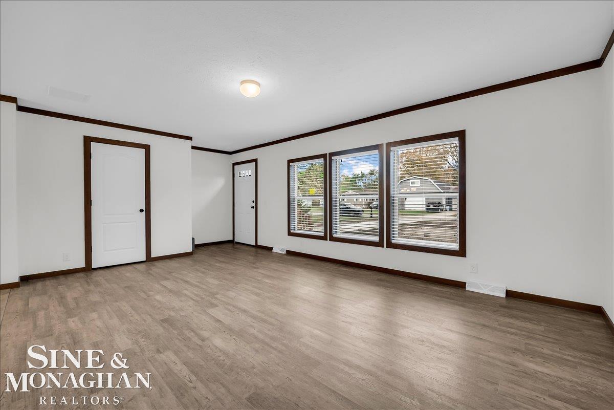 2060 Washington Street Algonac, MI 48001 - Photo 7 of 37