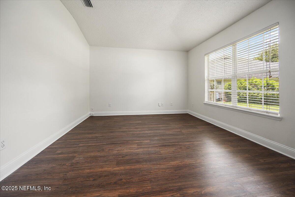 409 Spring Ridge Court St. Augustine, FL 32092 - Photo 5 of 21 05-Living Room