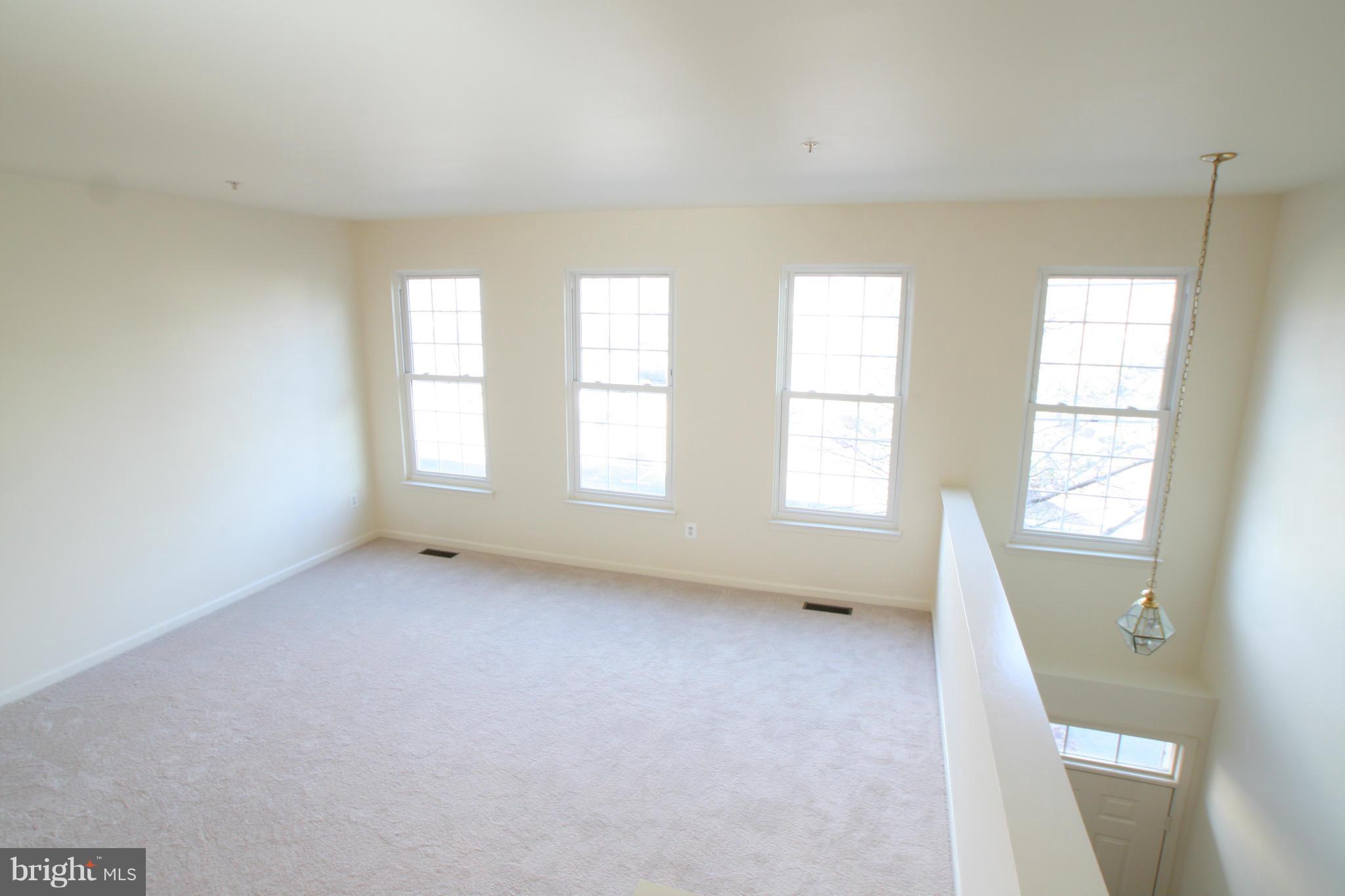 14302 Trillium Terrace Silver Spring, MD 20906 - Photo 2 of 20 Living Room
