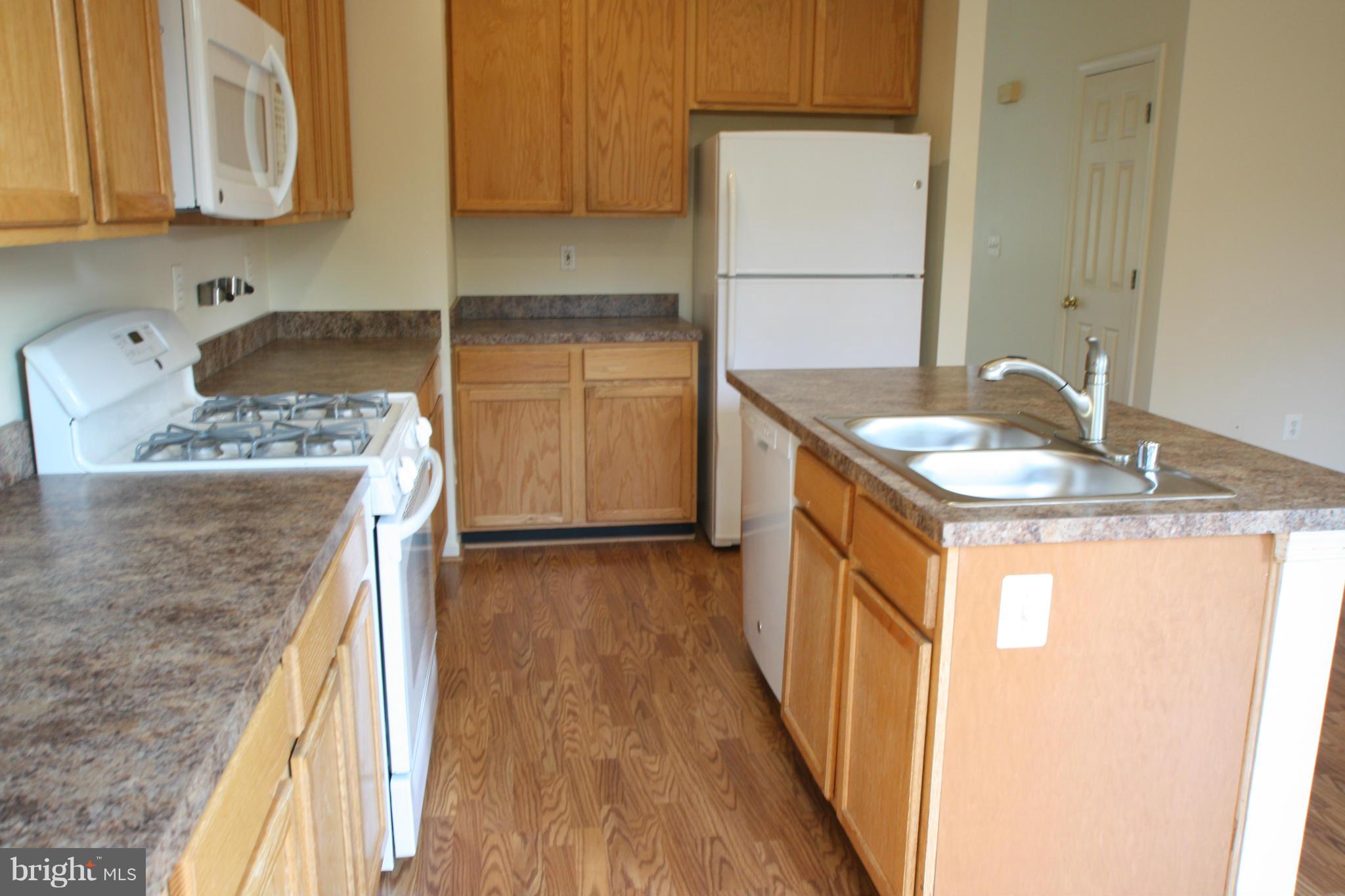 14302 Trillium Terrace Silver Spring, MD 20906 - Photo 6 of 20 Kitchen with center island