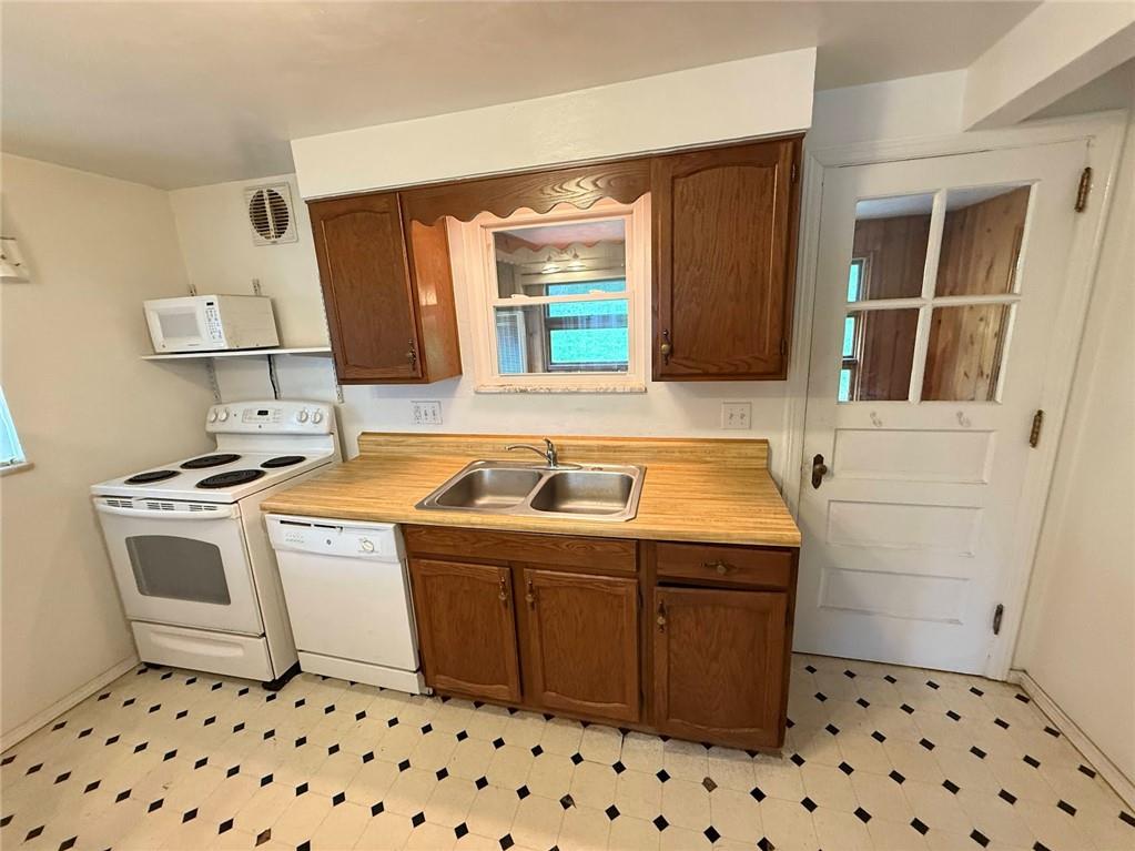 5989 Library Road Bethel Park, PA 15102 - Photo 4 of 22 Gallery Image 4