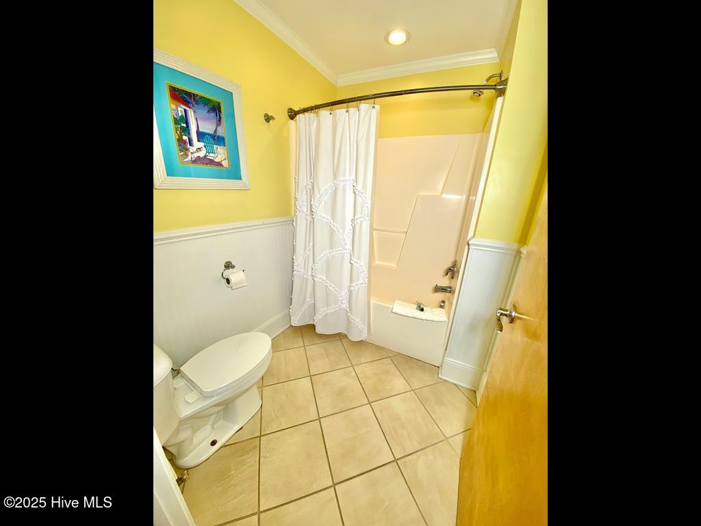 215 West Fort Macon Road, Unit 104 Atlantic Beach, NC 28512 - Photo 7 of 19 Full Bathroom