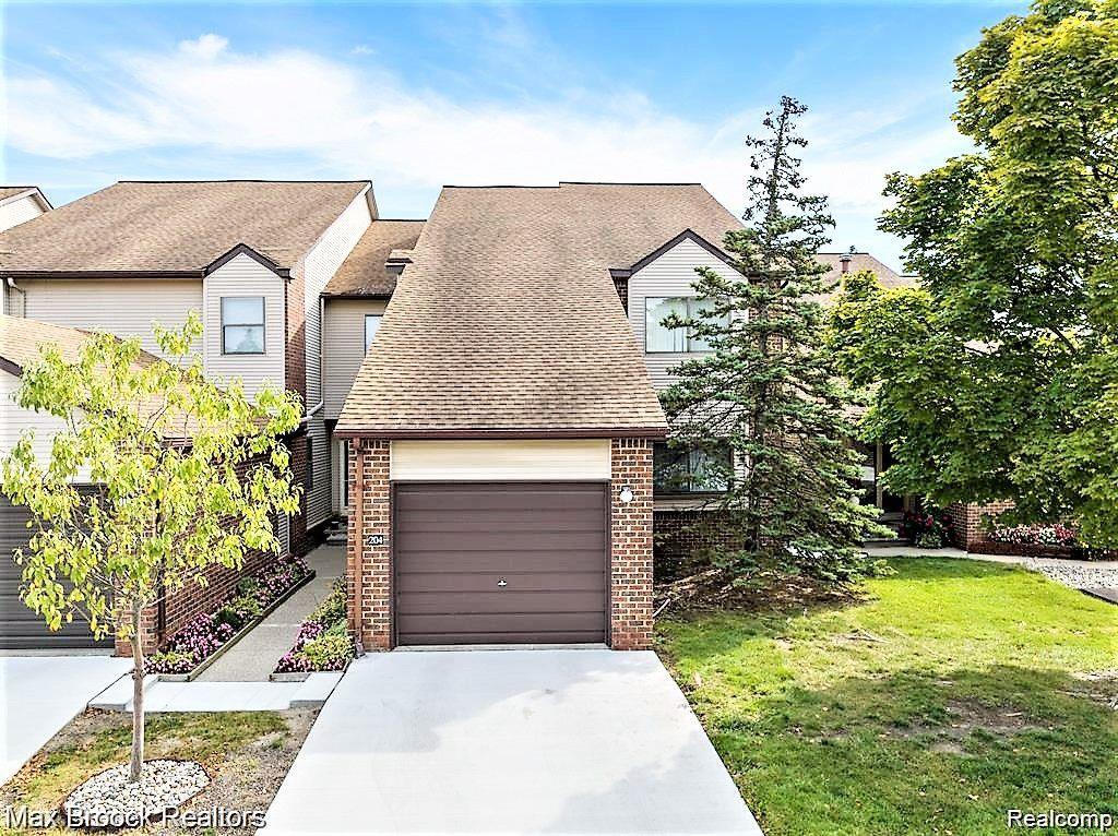 6700 Ridgefield Circle, Unit 204 West Bloomfield, MI 48322 - Photo 1 of 15