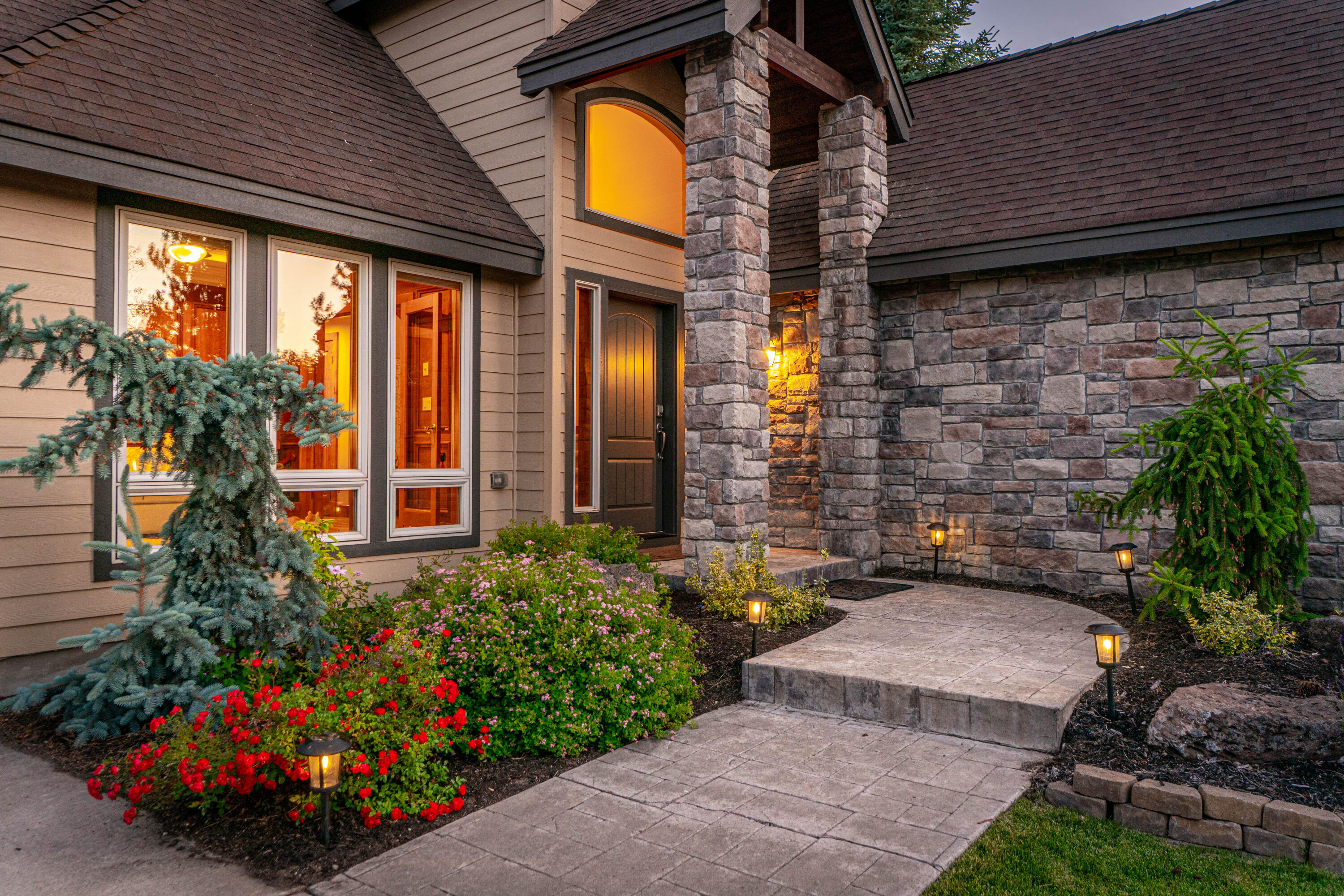 61165 Ridgewater Loop Bend, OR 97702 - Photo 2 of 40 2. Front porch