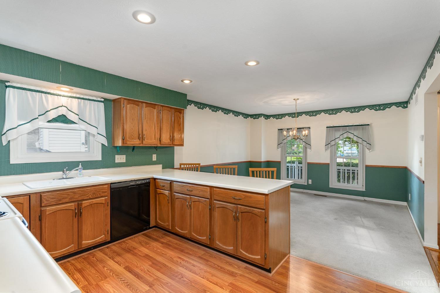 1277 Anderson Ferry Road Cincinnati, OH 45238 - Photo 8 of 22