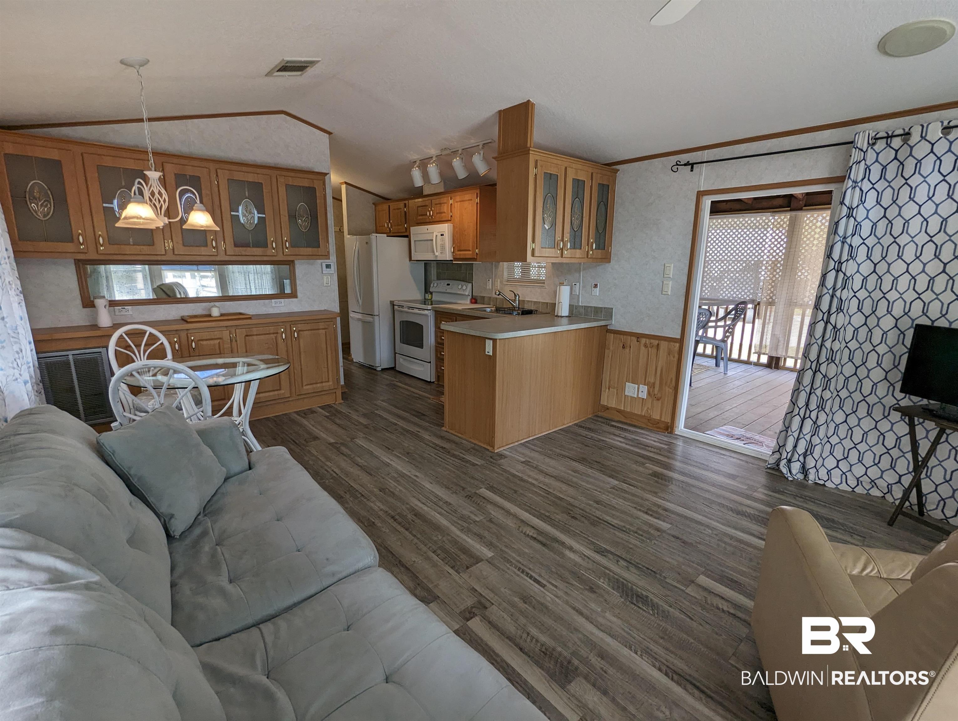 24711 Miflin Road, Unit B9 Elberta, AL 36530 - Photo 9 of 50 Great Room