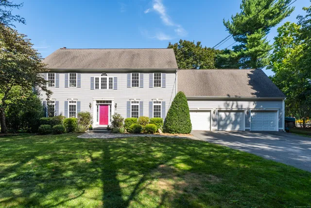 $800,000 | 795 Nut Plains Road, Guilford, CT 06437