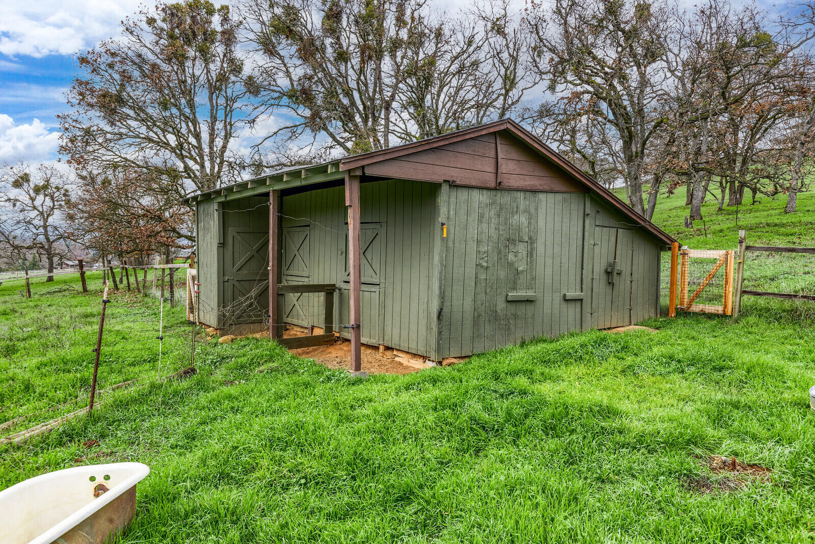 6674 Pioneer Road Medford, OR 97501 - Photo 9 of 68 04_PR_4_mls