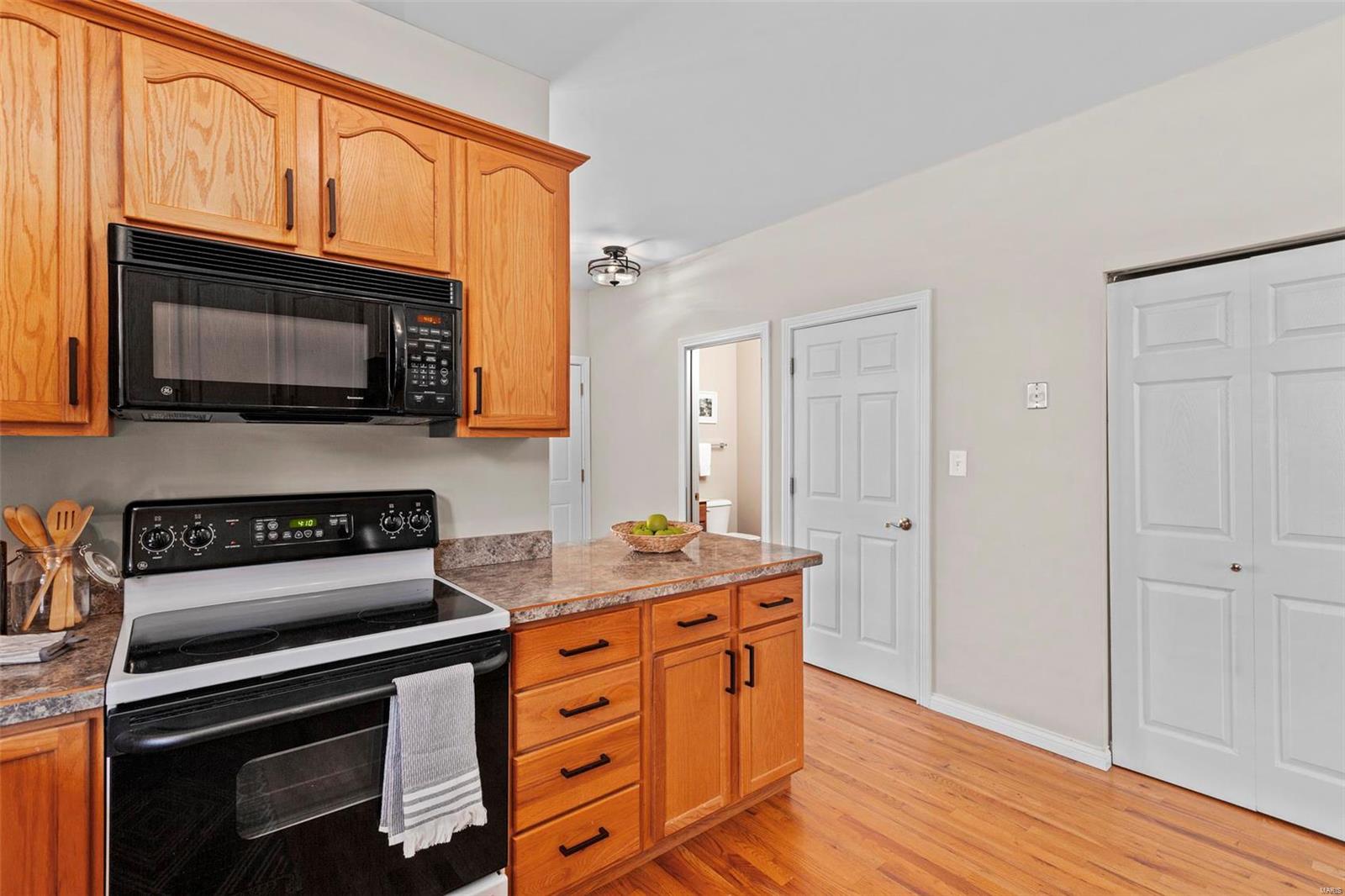 7021 Heege Road, Unit B St. Louis, MO 63123 - Photo 11 of 29