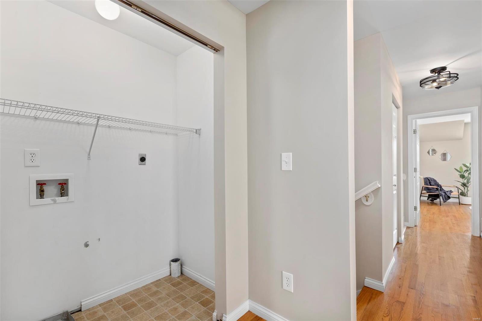 7021 Heege Road, Unit B St. Louis, MO 63123 - Photo 20 of 29
